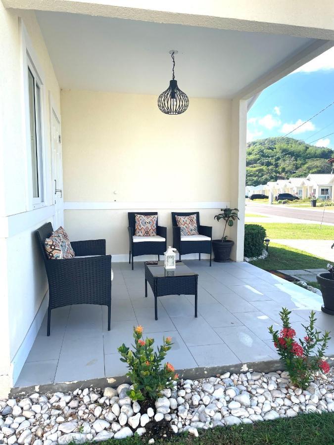 Seashore Vacation Home, Oceanpointe, Lucea, Jamaica Екстер'єр фото