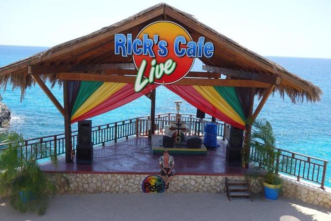 Seashore Vacation Home, Oceanpointe, Lucea, Jamaica Екстер'єр фото